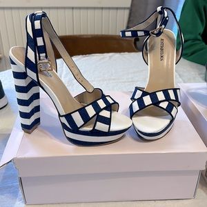 Just fabulous dress sandals size 6 never worn